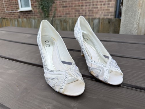 Quiz white diamante peep - white,