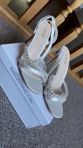 Quiz heels with pearls - pearls, and