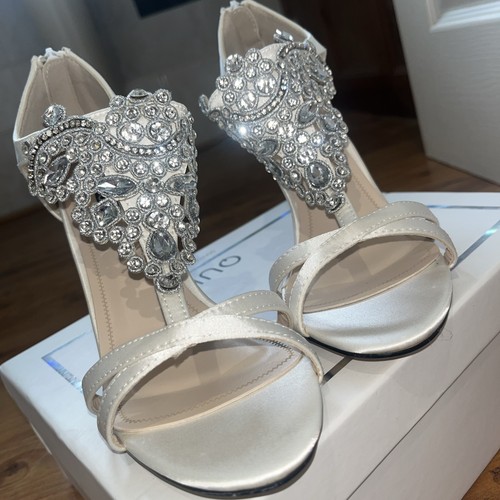 Sparkly jewel shoes quiz 6 - quiz,